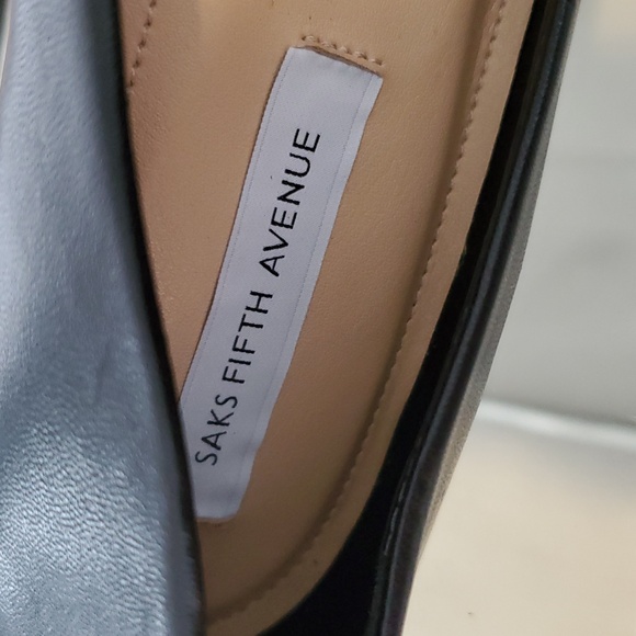 Saks 5th Ave womens Black Leather Kitten Heel Pumps Size 6 like new no box - Picture 4 of 8